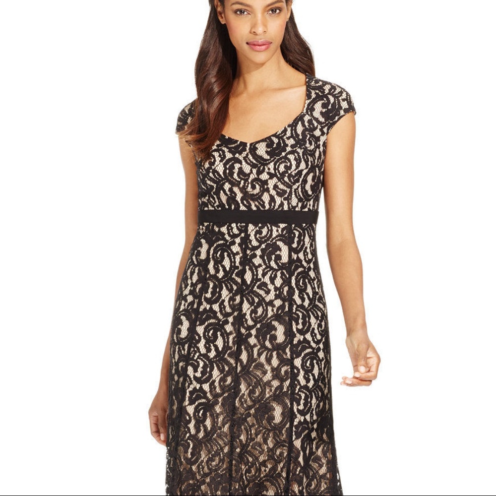MSK Cap-Sleeve Lace Gown